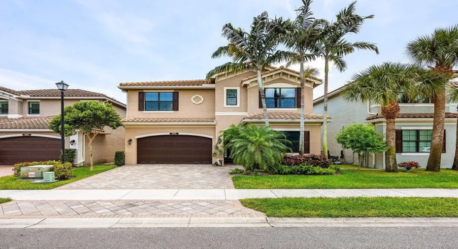 Front view 6068 Lemon Serpentine Lane