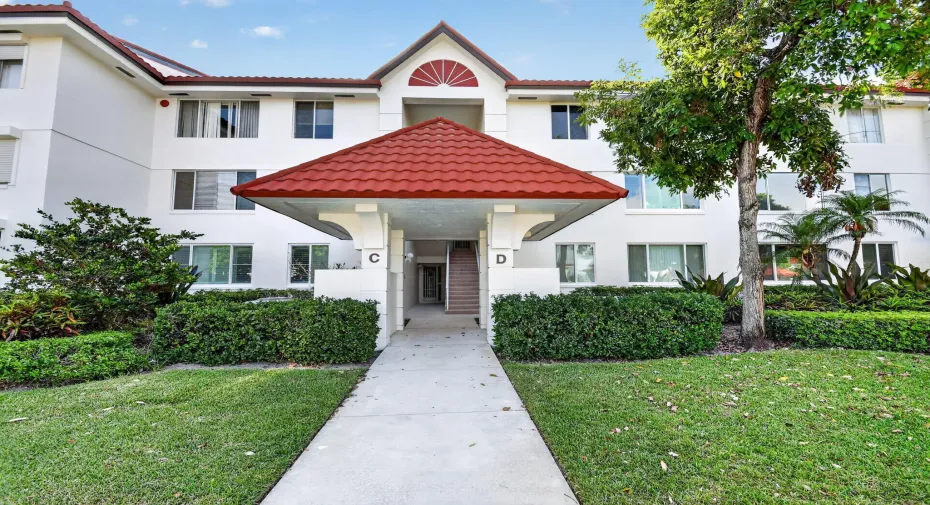 104 Half Moon Circle D2