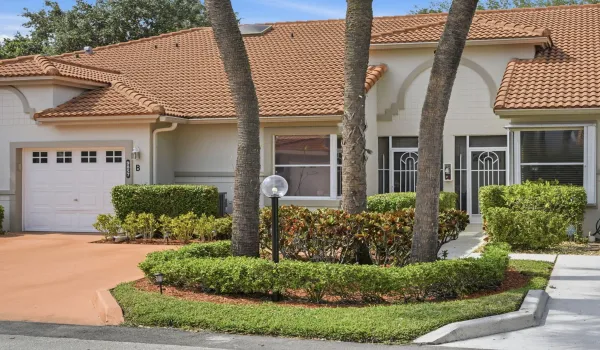 Welcome home to 9857 Summerbrook Terrace B