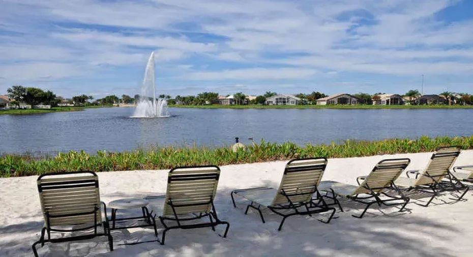 Valencia Shores Beauty!