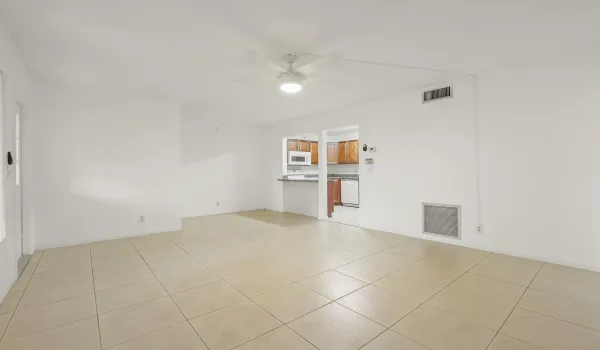 09 Living Room 02