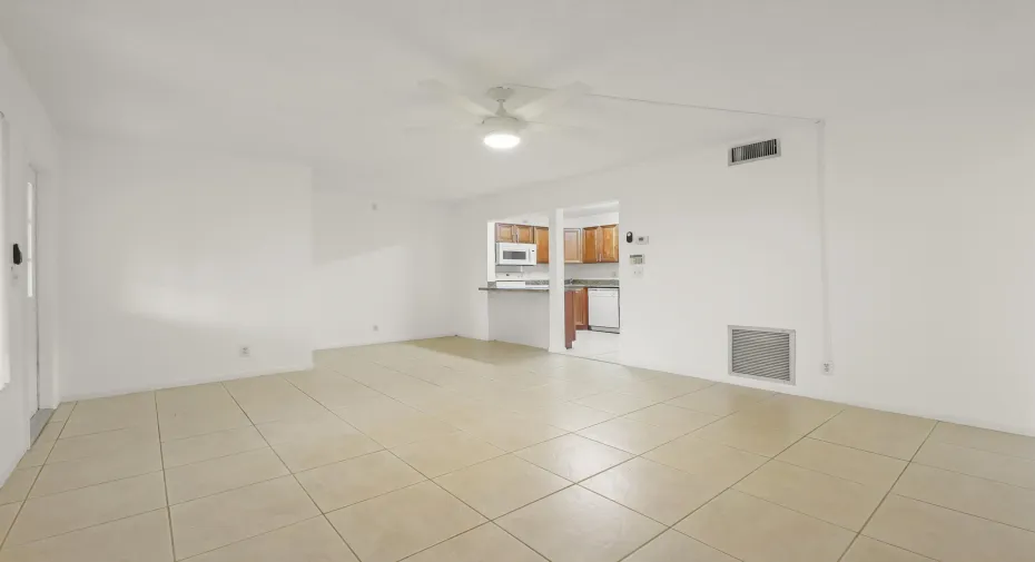 09 Living Room 02