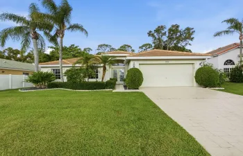 39-web-or-mls-3916_Cypress_Lake_Drive_03