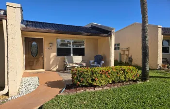 121 LAKE GLORIA DR