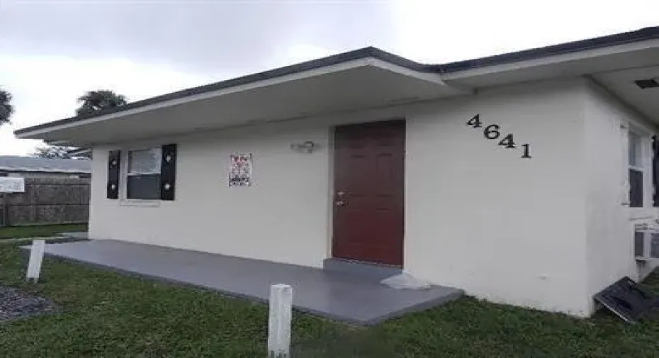4641 myla lane outside