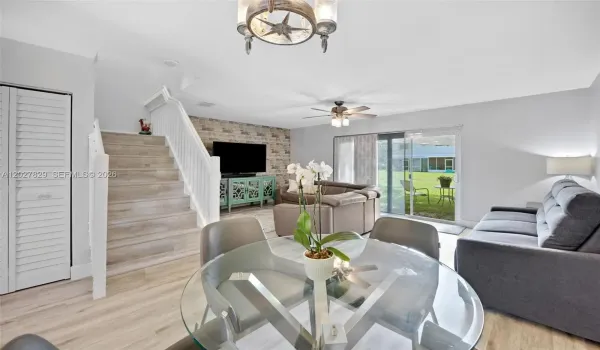 Living/Dining Area
