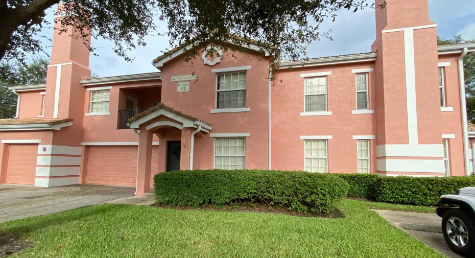 FRONT OF UNIT