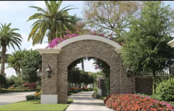 Wonderful Lifestyle Within the Gates