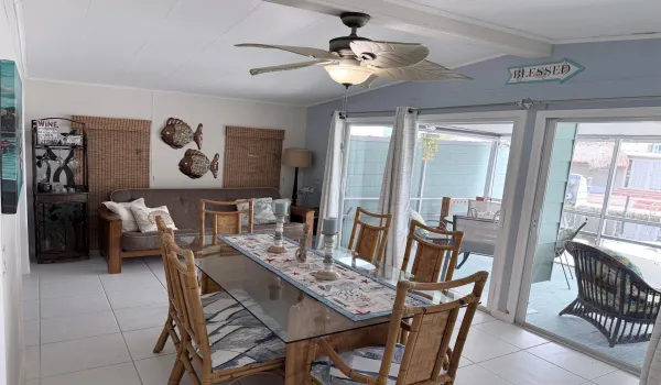 Family meals are a breeze in this space.