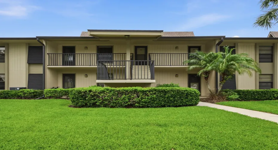 29 Plantation Drive 202, Vero Beach, FL