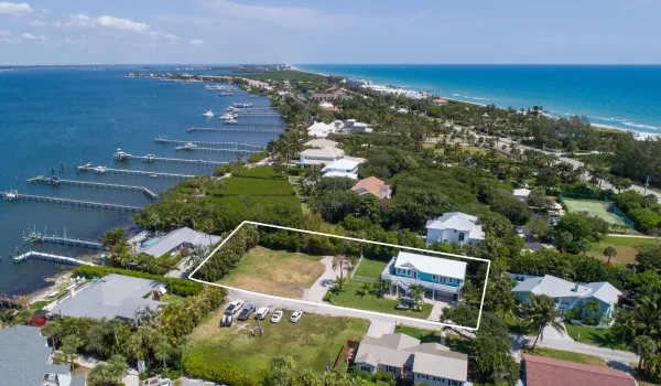 5157 NE Shore Village Terrace-print-007-