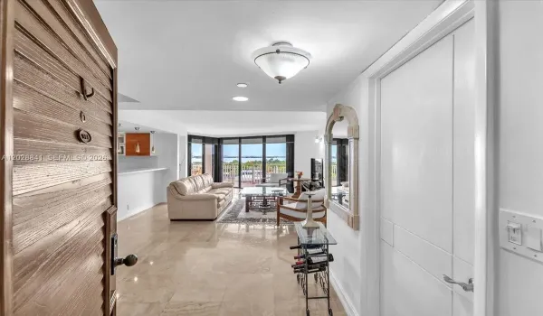 Experience the charm of this stunning, light-filled 1-bedroom, 2-bathroom apartment, complete with a versatile flex space perfect for guests or your home office. Don't miss out on this exceptional living opportunity!