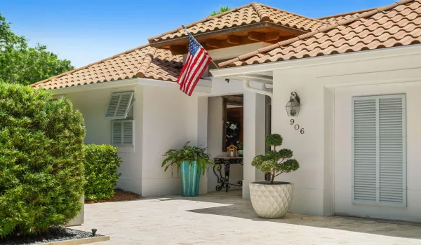 29 Home Exterior