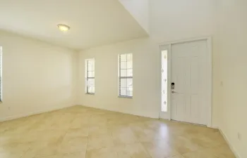 Family room w/out furniture