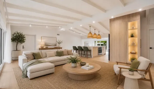 2524livingroomstaged