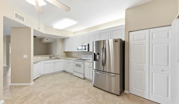 Huge spacious Kitchen