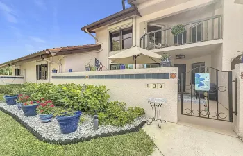 3410 SE Martinique Trce #102