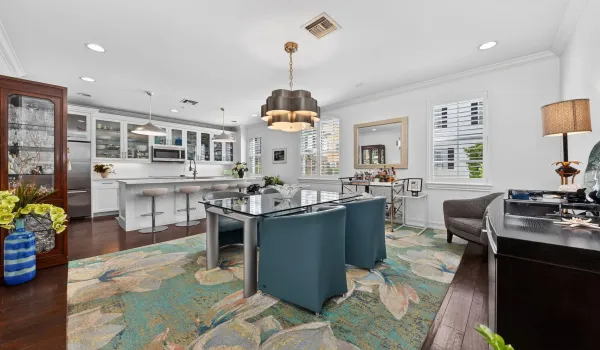Kitchen / Dining