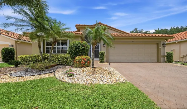 5081 Glenville Dr - Exterior 1