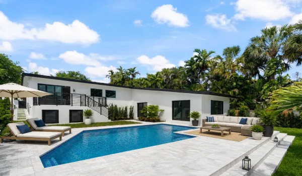 Pool Virtual Staging