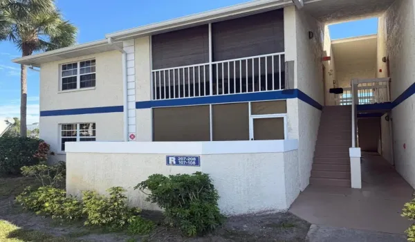 1531 SE Royal Green Cir, Unot 207 - Fron