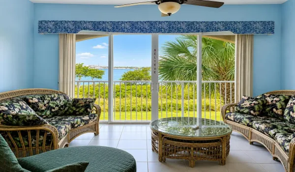 32-203 Florida Room