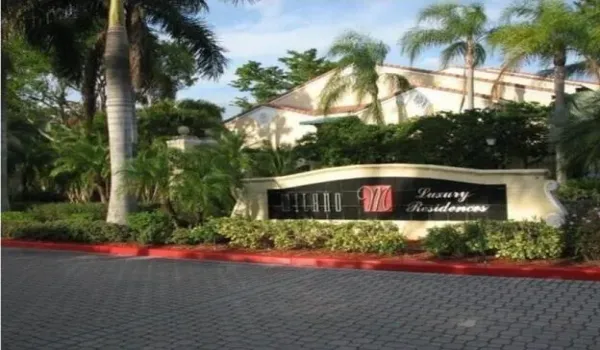 Milano Condo entrance