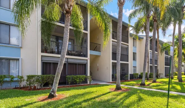 02-1113 Green Pine Blvd unit c 2