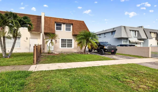 1-web-or-mls-699A4260