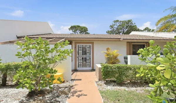 08_6126_Fairfield_Cir-Exterior-9229