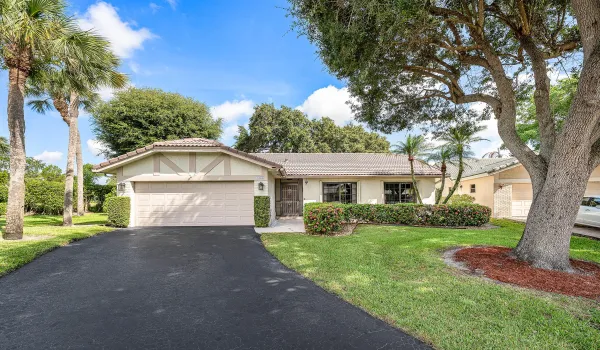02-7852 Cloverfield Cir-MLS
