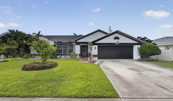 102 Royal Palm ext rev