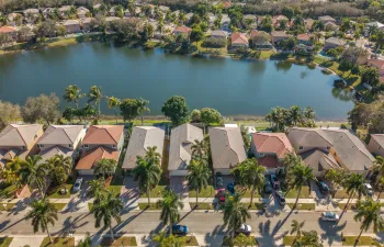 3800 Woodfield Dr-44