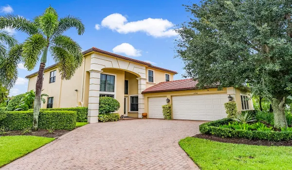 6786 Fox Hollow