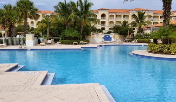 Harbour Isle pool
