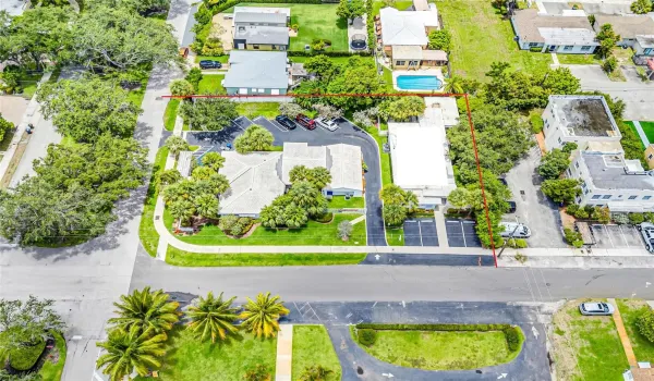 3 lots - currently with 2 buildings