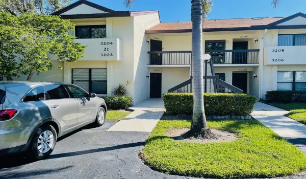 3204 PERIMETER DR GREENACRES FL 33467