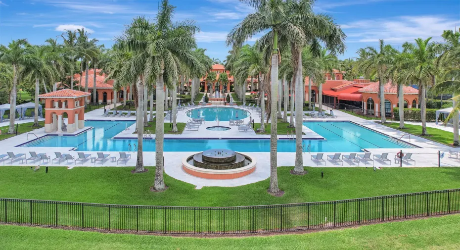 Stunning Resort Style