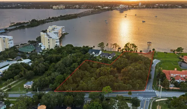 16-web-or-mls-Sunset _ Lot Line1
