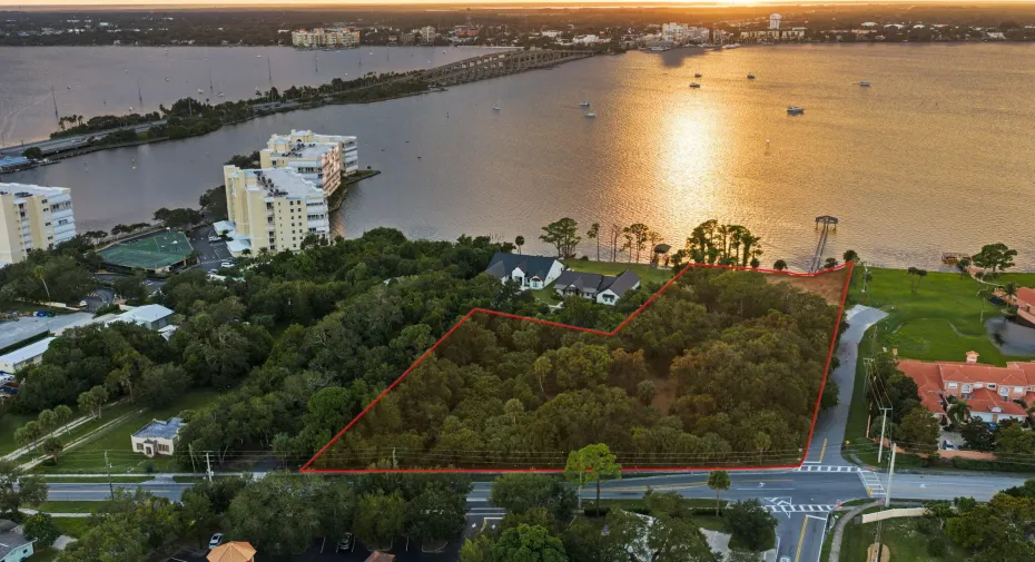 16-web-or-mls-Sunset _ Lot Line1