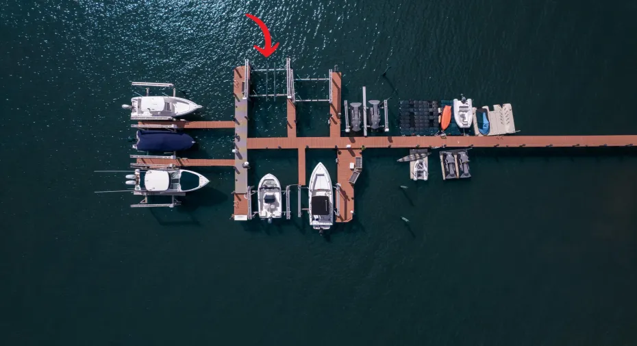 Deeded slip w/ 20k boat lift