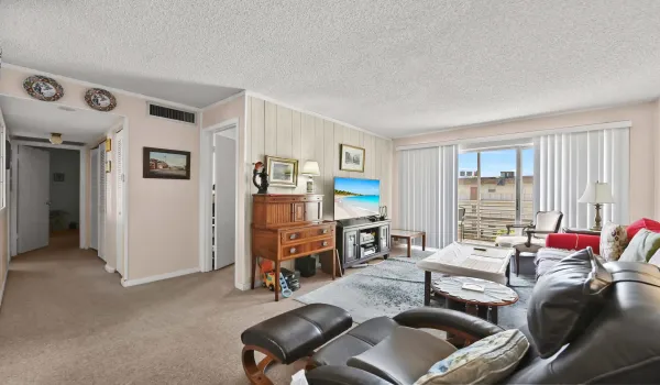 06 Living Room 03
