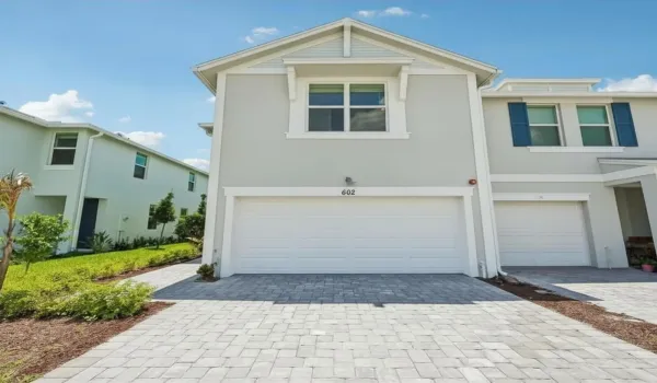 602 Salisbury Cir Exterior