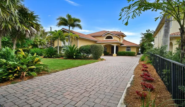 01-881 SE St Lucie Blvd-1
