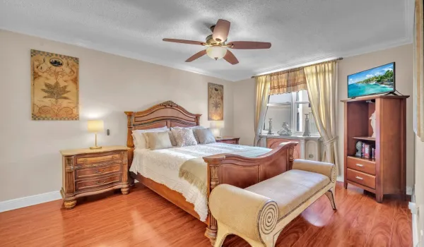 Queen Bed