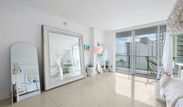8-web-or-mls-1300-brickell-bay-dr-1005