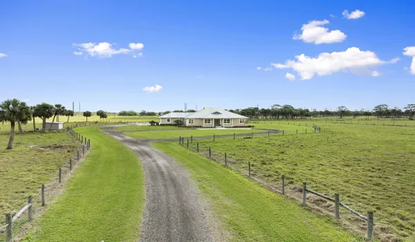 3-49-web-or-mls-DJI_0958