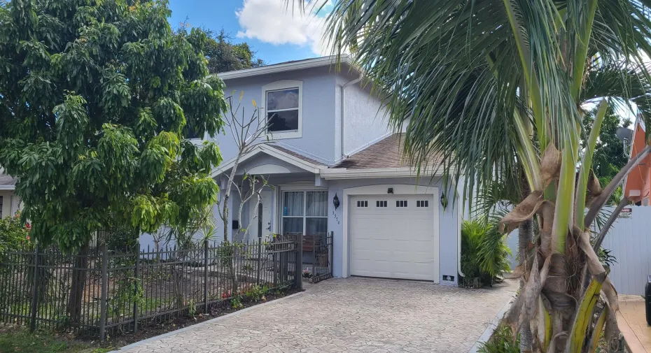 0-front_house_3