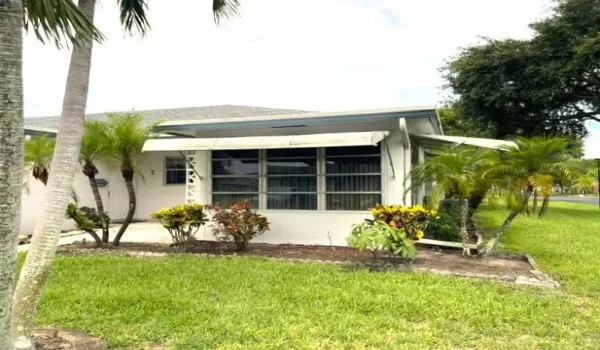 Front view of corner villa 1