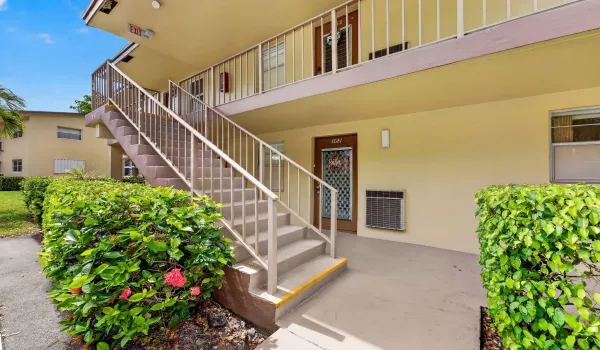 3-web-or-mls-Exterior_DSC07219_hf4k
